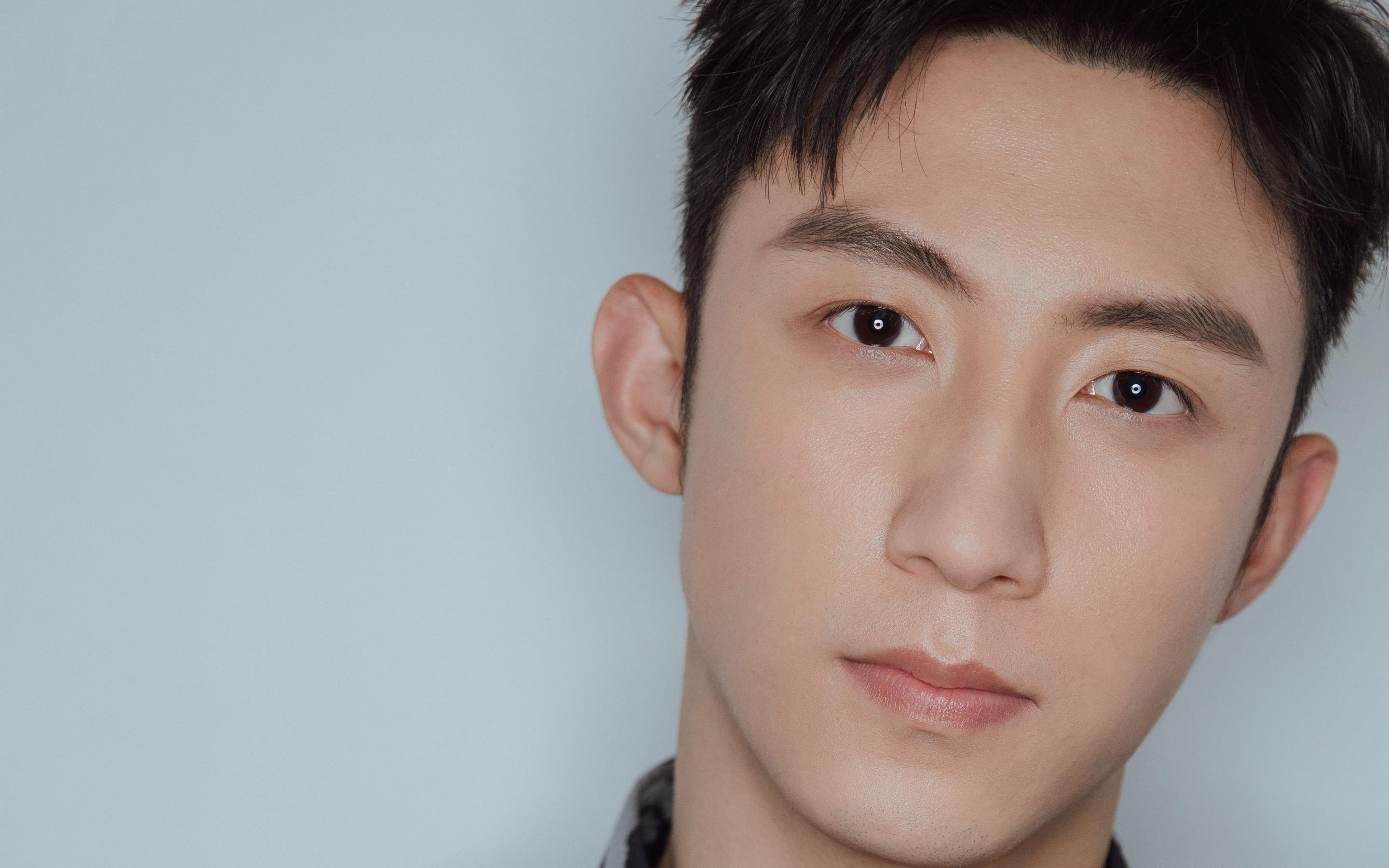 开云体育网页版入口-国际特技飞行表演：翱翔蓝天的奇迹，飞行表演特技动作讲解